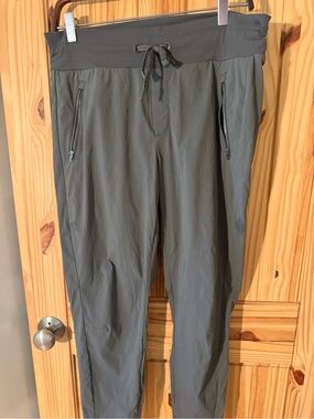 Athleta Trekkie jogger
